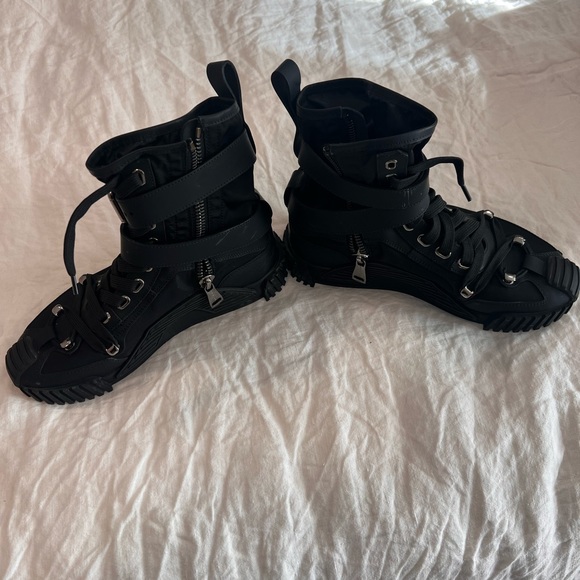 Gently worn black color Dolce&Gabbana boots size 38,5 - Picture 4 of 6